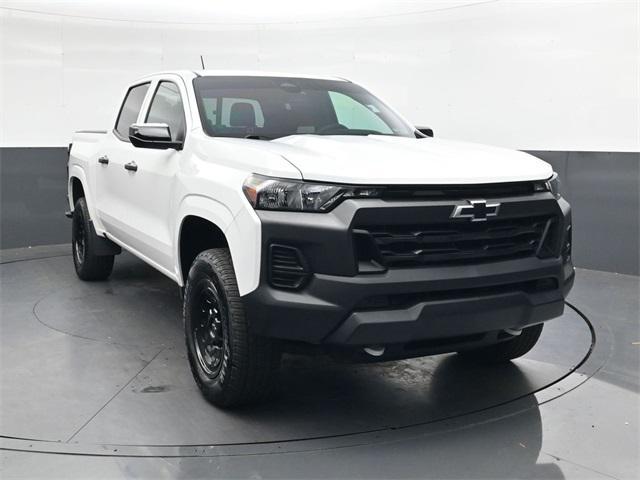 Photo of 2023 Summit White Chevrolet Colorado
