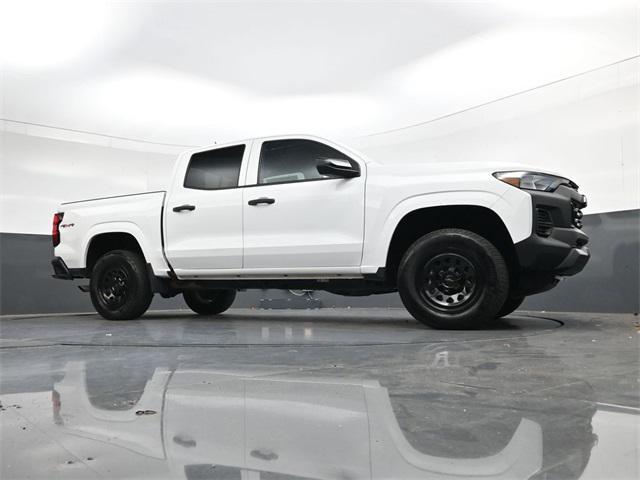 Photo of 2023 Summit White Chevrolet Colorado