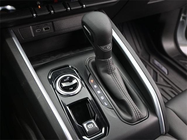 Photo of 2023 Summit White Chevrolet Colorado