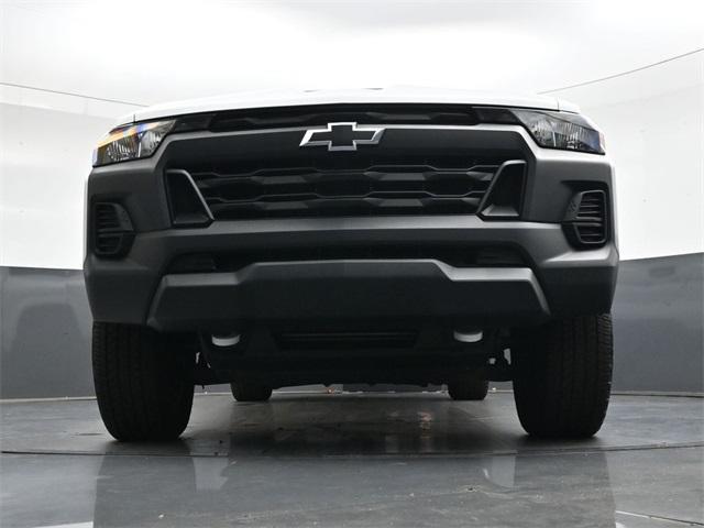 Photo of 2023 Summit White Chevrolet Colorado