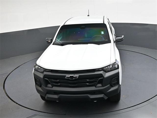 Photo of 2023 Summit White Chevrolet Colorado