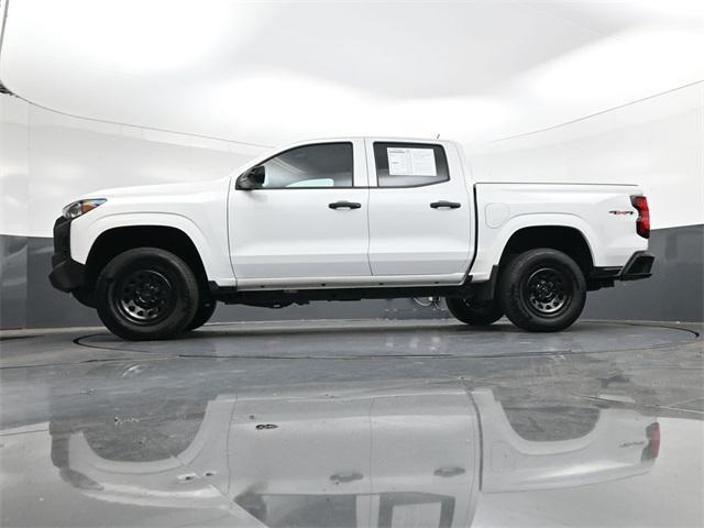 Photo of 2023 Summit White Chevrolet Colorado