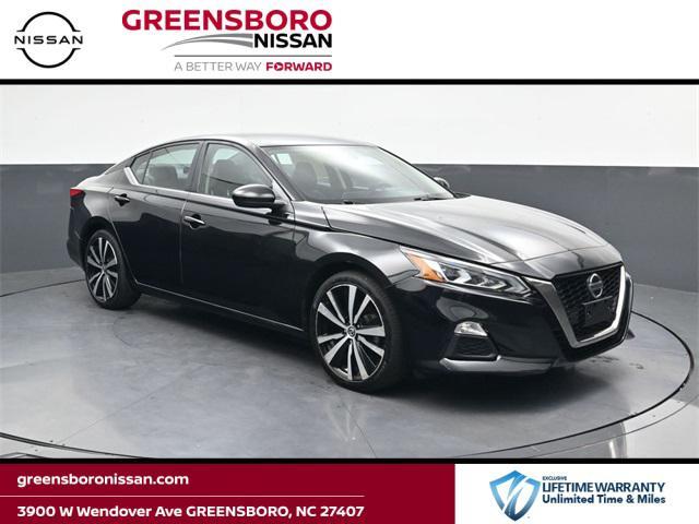 Photo of 2022 Super Black Clearcoat Nissan Altima
