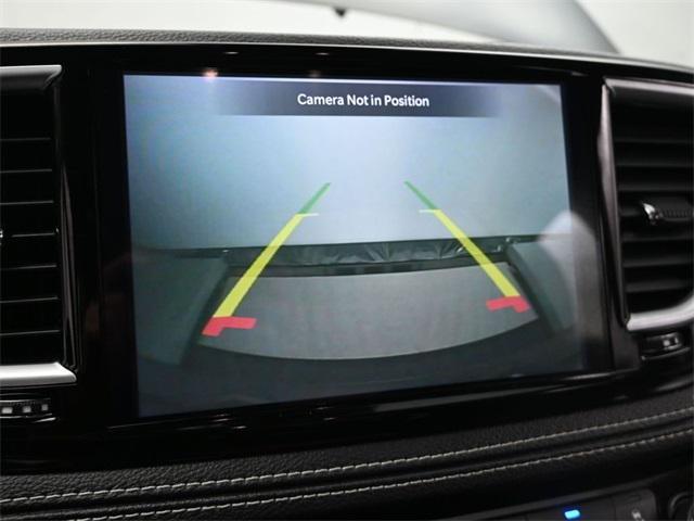 Photo of 2023 Brilliant Black Crystal Pearlcoat Chrysler Pacifica