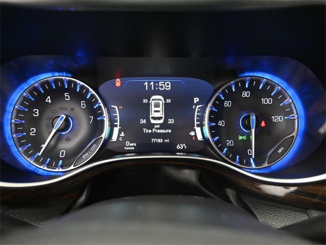 Photo of 2023 Brilliant Black Crystal Pearlcoat Chrysler Pacifica