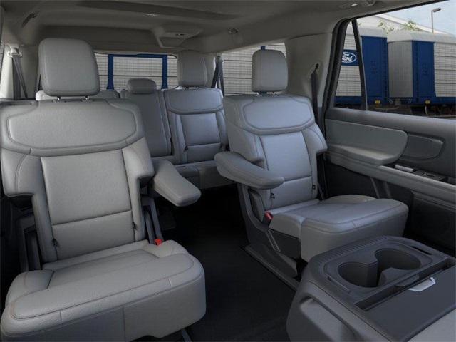 Photo of 2025 Star White Ford Expedition Max