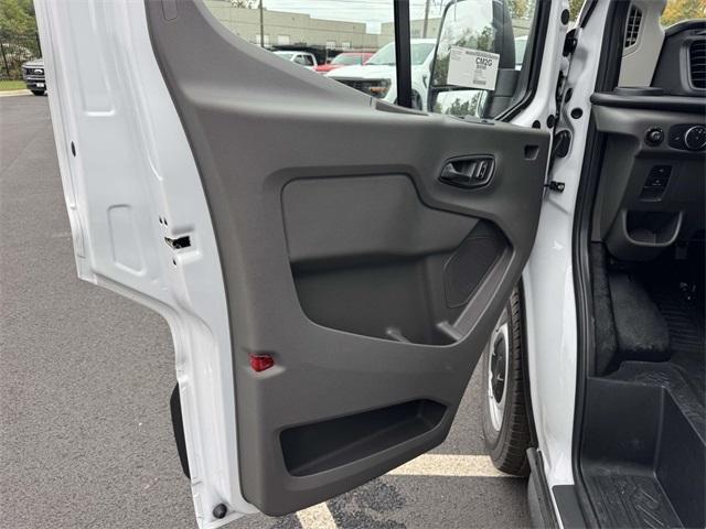 Photo of 2026 Oxford White Ford Transit-350