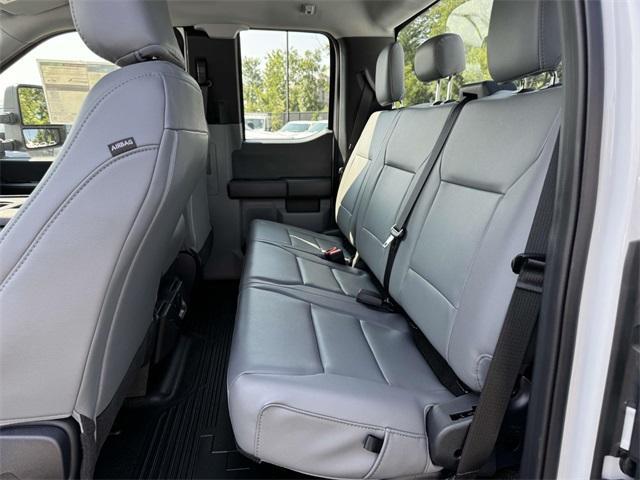 Photo of 2025 Oxford White Ford F-250