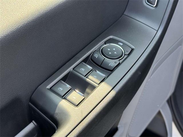 Photo of 2025 Oxford White Ford F-250