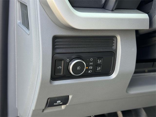 Photo of 2025 Oxford White Ford F-250
