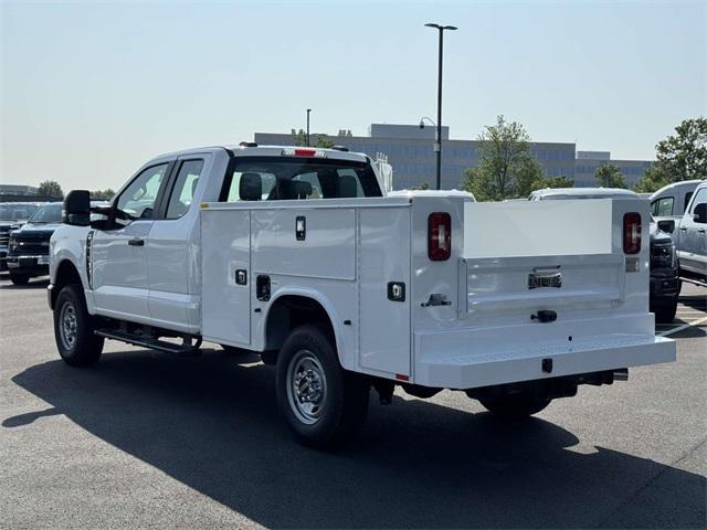 Photo of 2025 Oxford White Ford F-250