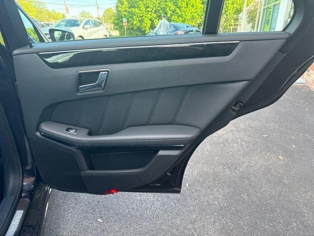 Photo of 2010 Black Mercedes-Benz E-Class
