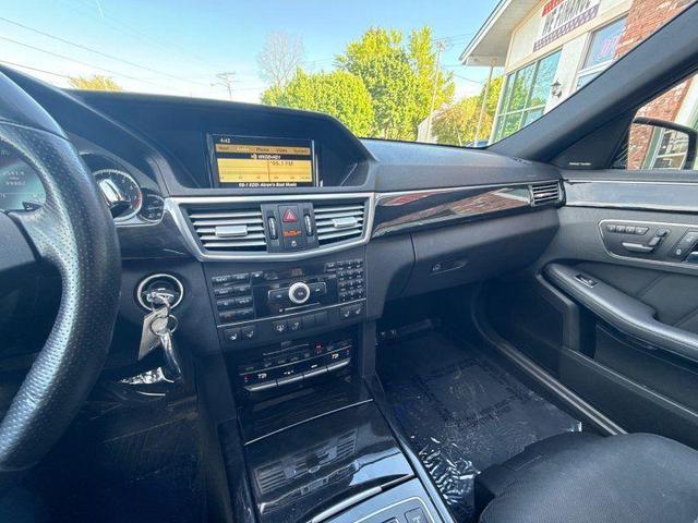 Photo of 2010 Black Mercedes-Benz E-Class