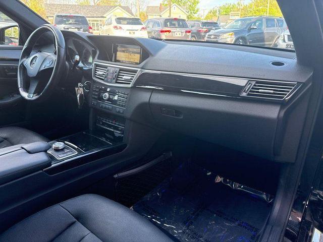 Photo of 2010 Black Mercedes-Benz E-Class