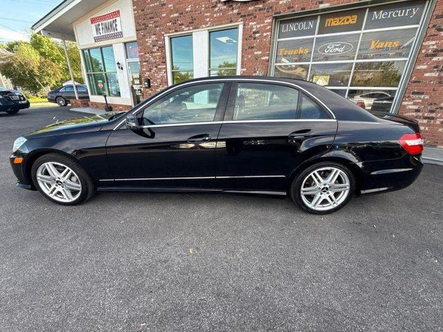 Photo of 2010 Black Mercedes-Benz E-Class