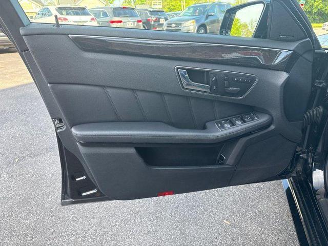 Photo of 2010 Black Mercedes-Benz E-Class
