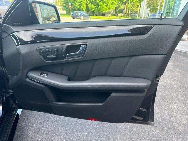 Photo of 2010 Black Mercedes-Benz E-Class