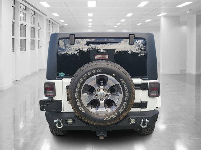 Photo of 2018 Bright White Clearcoat Jeep Wrangler JK