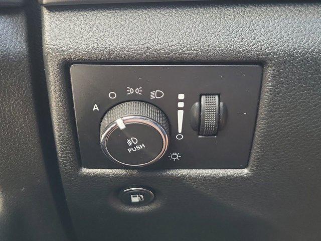 Photo of 2019 Bright White Clearcoat Jeep Grand Cherokee