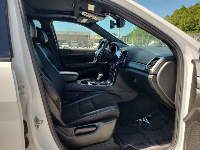 Photo of 2019 Bright White Clearcoat Jeep Grand Cherokee