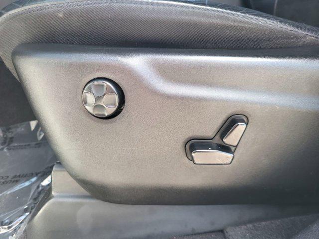 Photo of 2019 Bright White Clearcoat Jeep Grand Cherokee