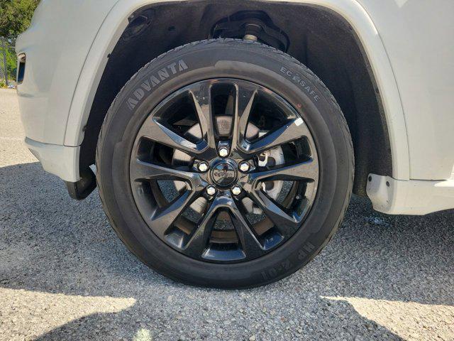 Photo of 2019 Bright White Clearcoat Jeep Grand Cherokee