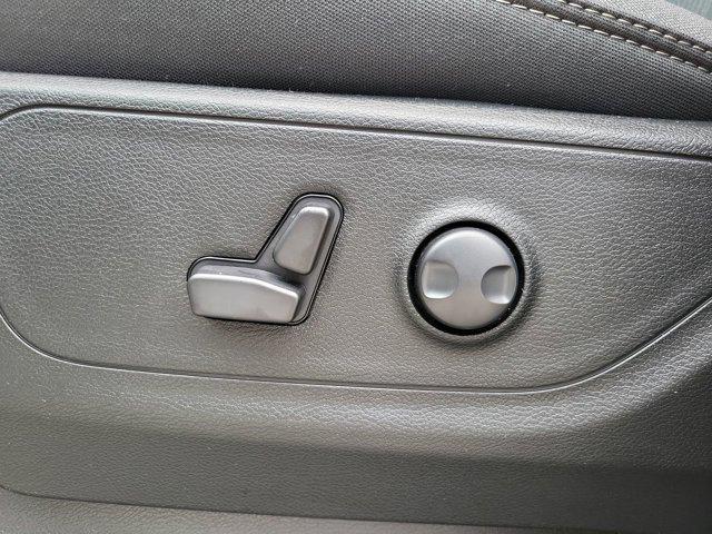 Photo of 2023 Bright White Clearcoat RAM 1500