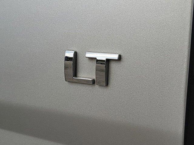 Photo of 2015 Silver Ice Metallic Chevrolet Colorado