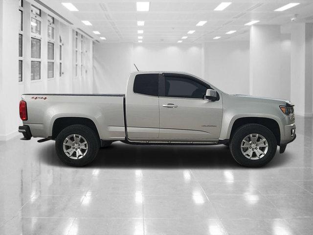 Photo of 2015 Silver Ice Metallic Chevrolet Colorado