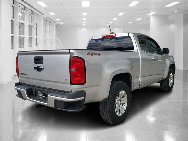 Photo of 2015 Silver Ice Metallic Chevrolet Colorado