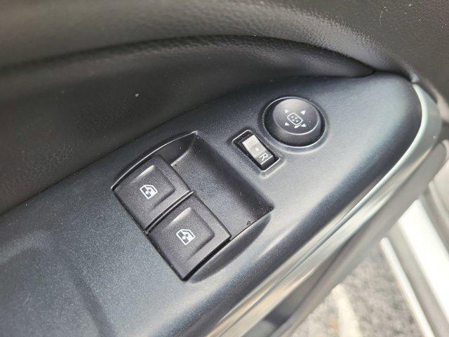 Photo of 2015 Silver Ice Metallic Chevrolet Colorado