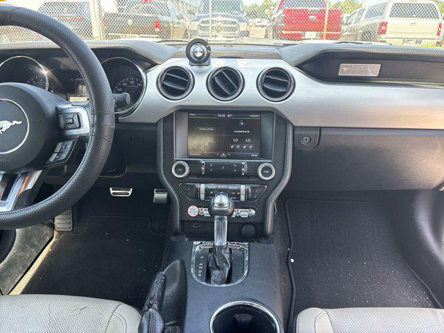 Photo of 2015 OXFORD WHITE Ford Mustang