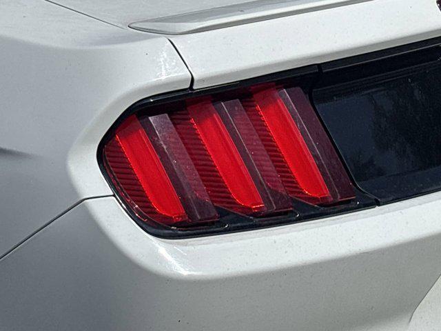 Photo of 2015 OXFORD WHITE Ford Mustang