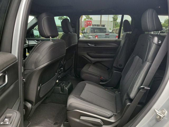 Photo of 2025 Silver Zynith Jeep Grand Cherokee L