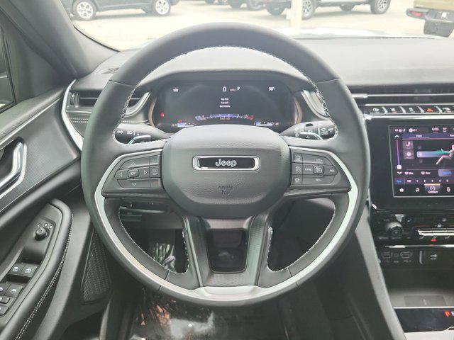 Photo of 2025 Silver Zynith Jeep Grand Cherokee L