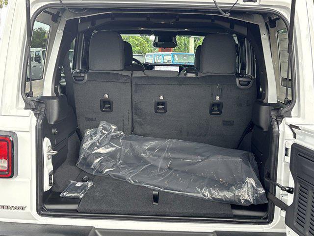 Photo of 2025 Bright White Clearcoat Jeep Wrangler