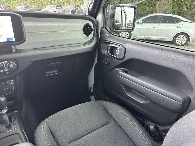 Photo of 2025 Bright White Clearcoat Jeep Wrangler