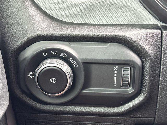 Photo of 2025 Bright White Clearcoat Jeep Wrangler