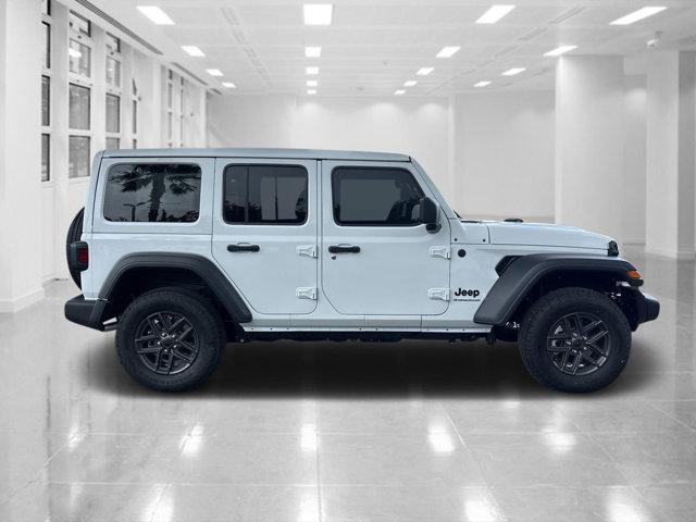 Photo of 2025 Bright White Clearcoat Jeep Wrangler