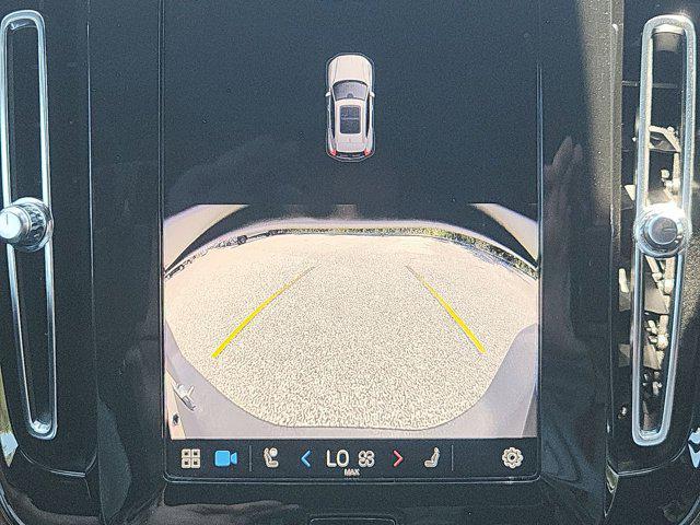 Photo of 2025 Gray Volvo EX40