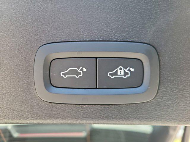 Photo of 2025 Gray Volvo EX40