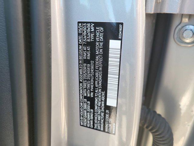 Photo of 2025 Gray Volvo EX40