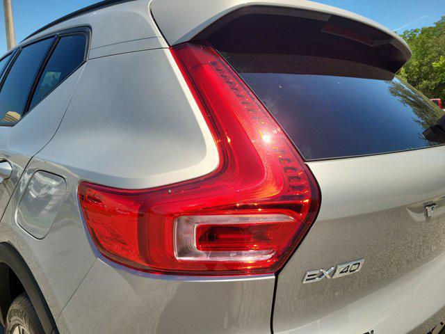 Photo of 2025 Gray Volvo EX40