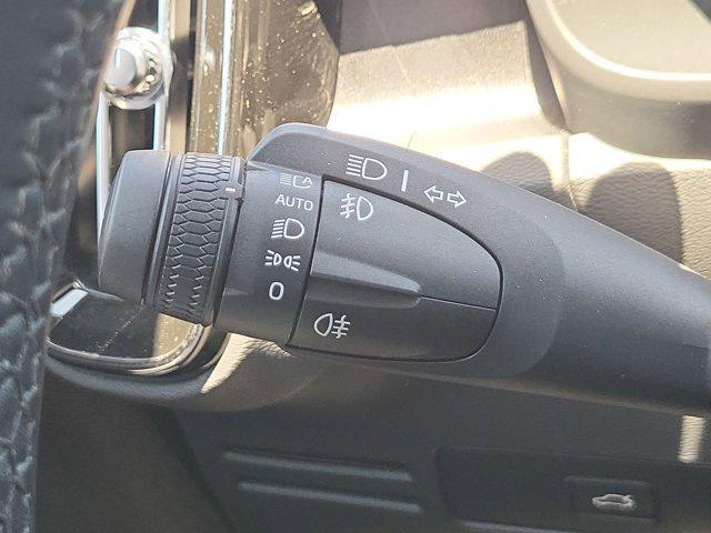 Photo of 2025 Gray Volvo EX40