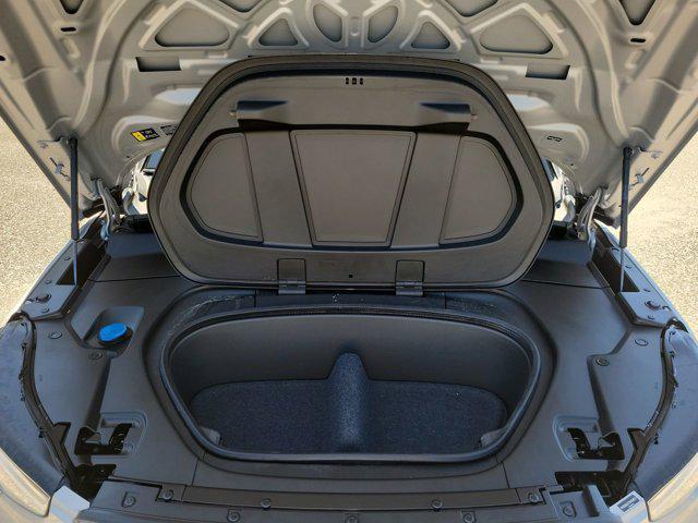 Photo of 2025 Gray Volvo EX40