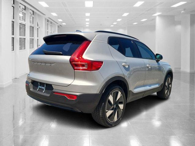 Photo of 2025 Gray Volvo EX40