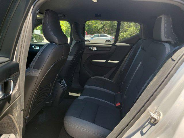 Photo of 2025 Gray Volvo EX40