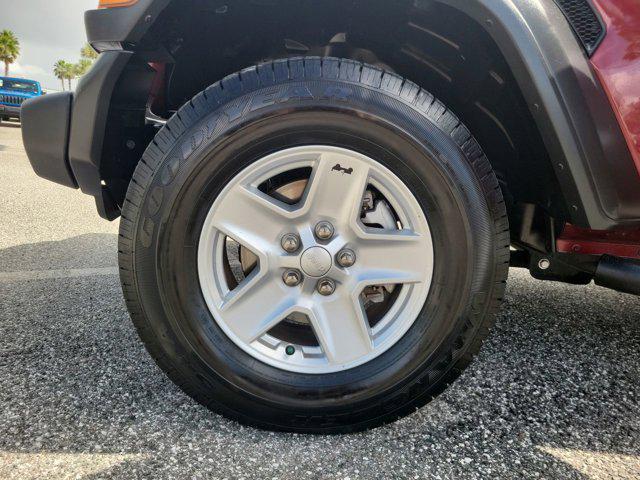 Photo of 2021 Snazzberry Pearlcoat Jeep Wrangler Unlimited
