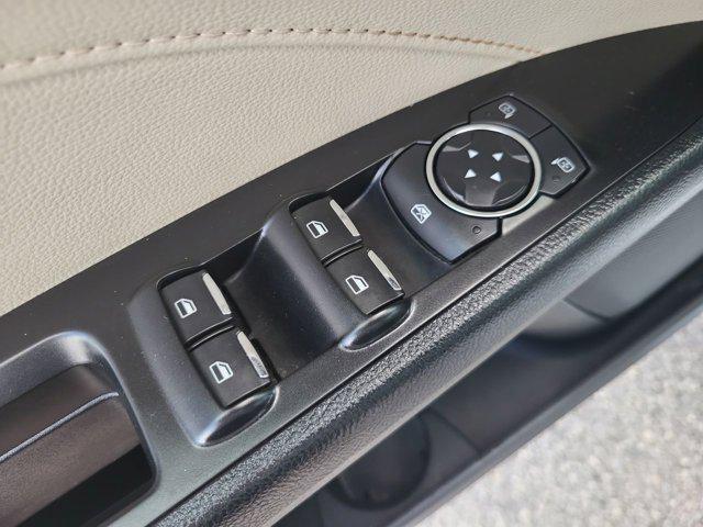 Photo of 2018 OXFORD WHITE Ford Fusion