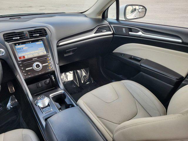 Photo of 2018 OXFORD WHITE Ford Fusion